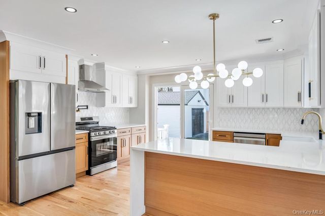 28 S Elm Street, Hicksville, NY 11801