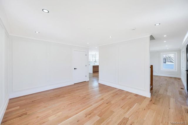 28 S Elm Street, Hicksville, NY 11801