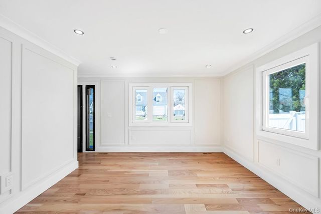 28 S Elm Street, Hicksville, NY 11801