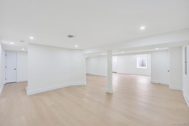 28 S Elm Street, Hicksville, NY 11801