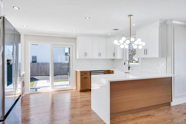 28 S Elm Street, Hicksville, NY 11801