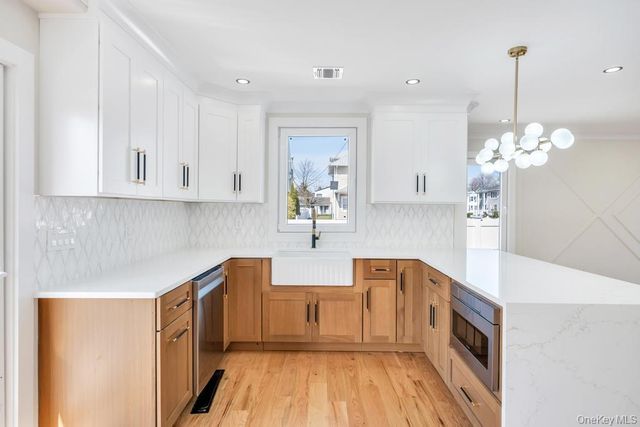 28 S Elm Street, Hicksville, NY 11801