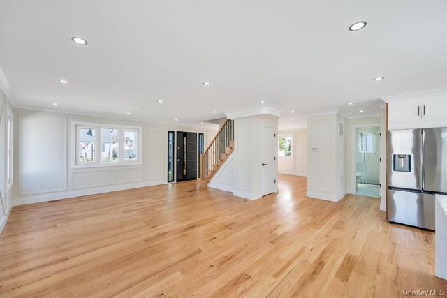 28 S Elm Street, Hicksville, NY 11801