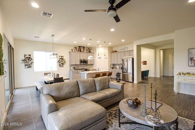 4285 BLACKSMITH Way, Wickenburg, AZ 85390