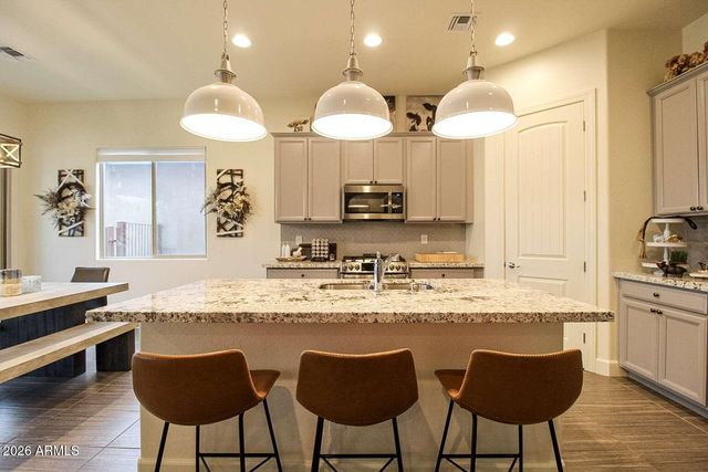 4285 BLACKSMITH Way, Wickenburg, AZ 85390