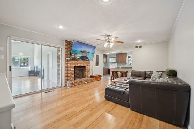 1022 Bardfield Avenue, Garland, TX 75041