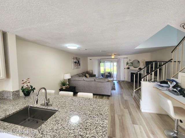 7701 BAYMEADOWS Circle W 1105, Jacksonville, FL 32256