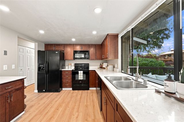 2321 NE Eton Lane, Bremerton, WA 98311