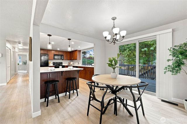 2321 NE Eton Lane, Bremerton, WA 98311
