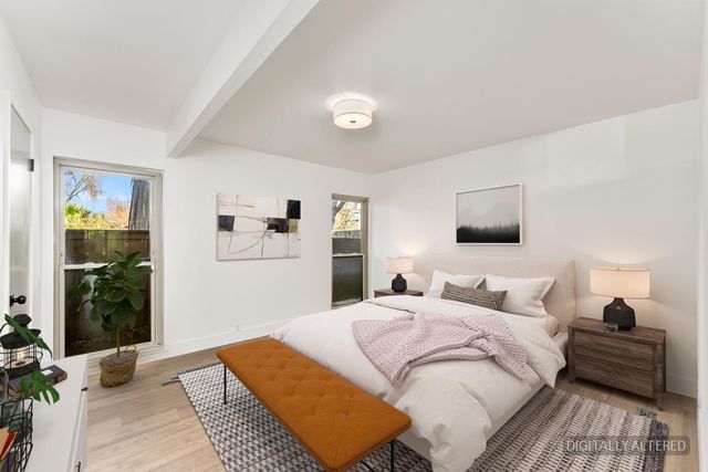 9 Blue Heron Ct, Sacramento, CA 95833