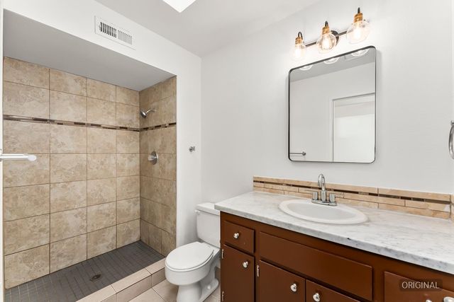 9 Blue Heron Ct, Sacramento, CA 95833