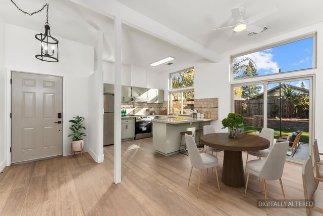 9 Blue Heron Ct, Sacramento, CA 95833