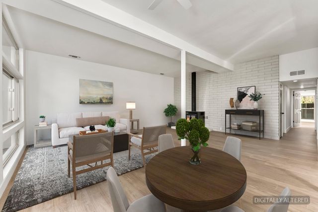 9 Blue Heron Ct, Sacramento, CA 95833