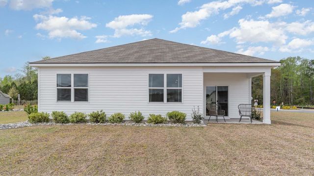 517 Carver Willow Dr., Loris, SC 29569