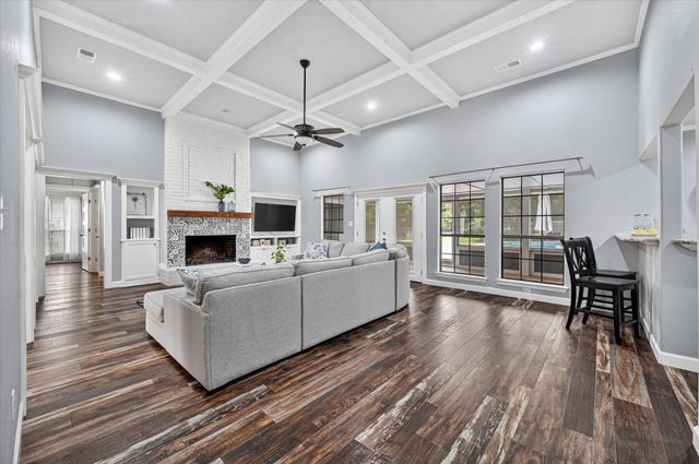 200 Cross Timbers Drive, Double Oak, TX 75077