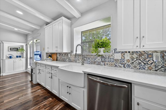 200 Cross Timbers Drive, Double Oak, TX 75077