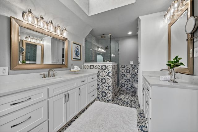 200 Cross Timbers Drive, Double Oak, TX 75077