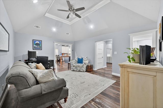 200 Cross Timbers Drive, Double Oak, TX 75077