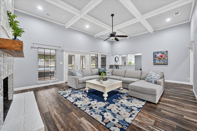 200 Cross Timbers Drive, Double Oak, TX 75077