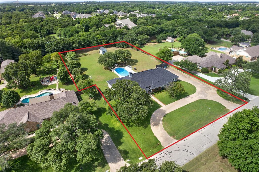 200 Cross Timbers Drive, Double Oak, TX 75077