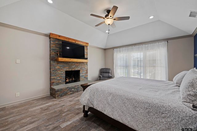 2201 Ridgley Drive, Flint, TX 75762