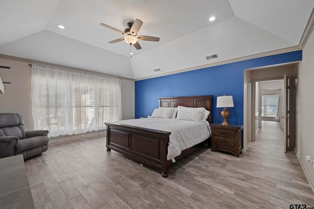 2201 Ridgley Drive, Flint, TX 75762