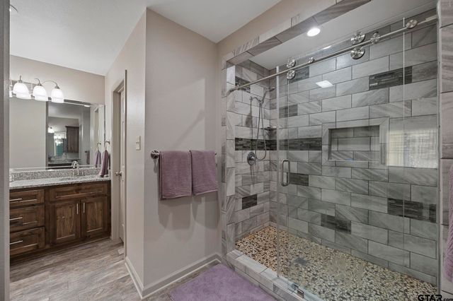 2201 Ridgley Drive, Flint, TX 75762