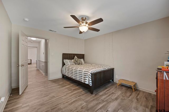 2201 Ridgley Drive, Flint, TX 75762