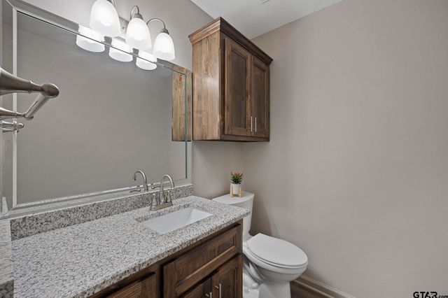 2201 Ridgley Drive, Flint, TX 75762
