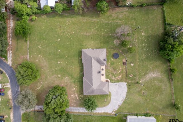 2201 Ridgley Drive, Flint, TX 75762