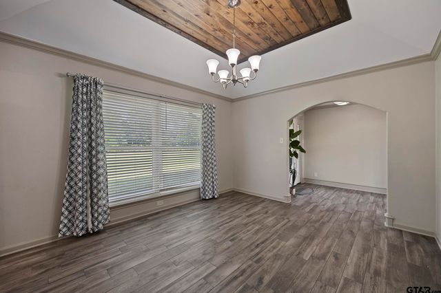 2201 Ridgley Drive, Flint, TX 75762