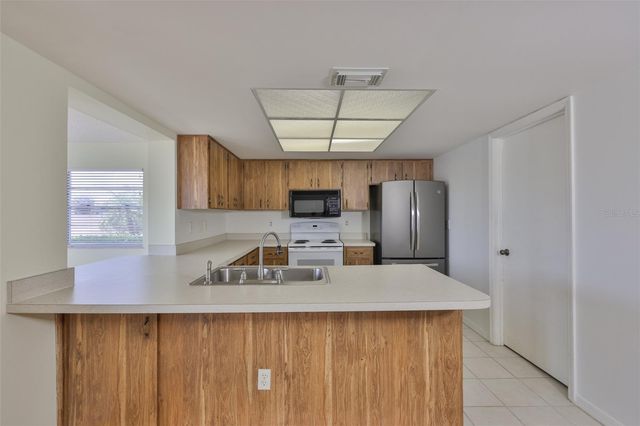 2020 HULLHOUSE DRIVE, Sun City Center, FL 33573