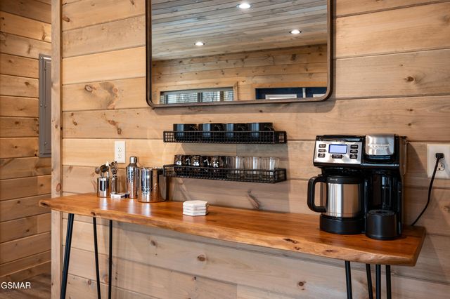 2247 Headrick Lead, Sevierville, TN 37862