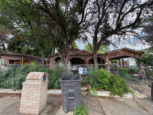1225 Saltillo, San Antonio, TX 78207