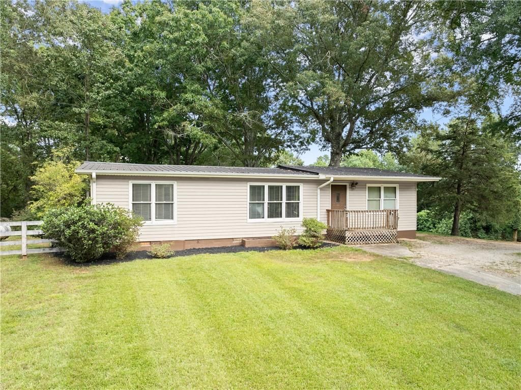 3632 Clarks Bridge Road, Gainesville, GA 30506