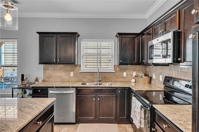 632 N Longfellow Lane, Fayetteville, AR 72704