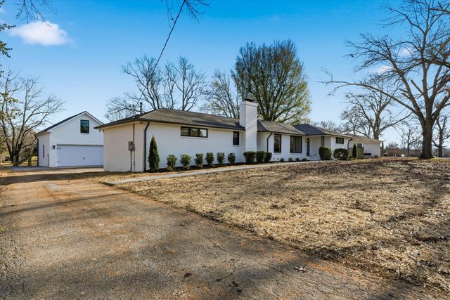 283 Lake Terrace Dr, Hendersonville, TN 37075