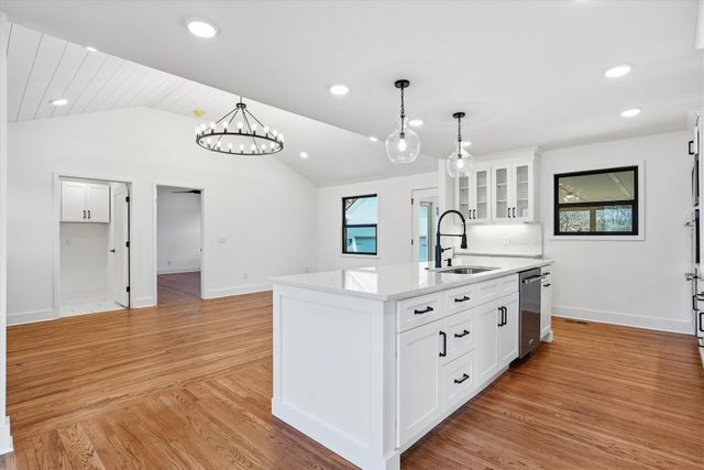 283 Lake Terrace Dr, Hendersonville, TN 37075