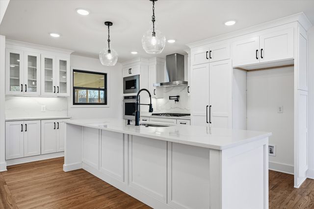 283 Lake Terrace Dr, Hendersonville, TN 37075