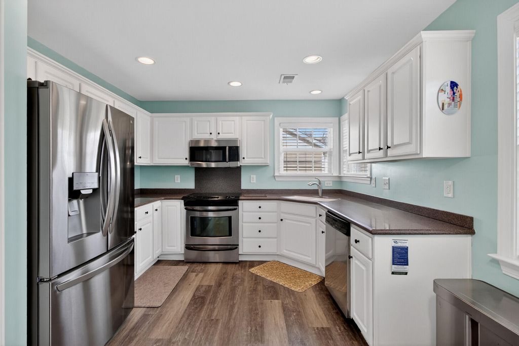 Image 12 of property listing at 102 Torrey Pines Drive, Summerville, SC 29483