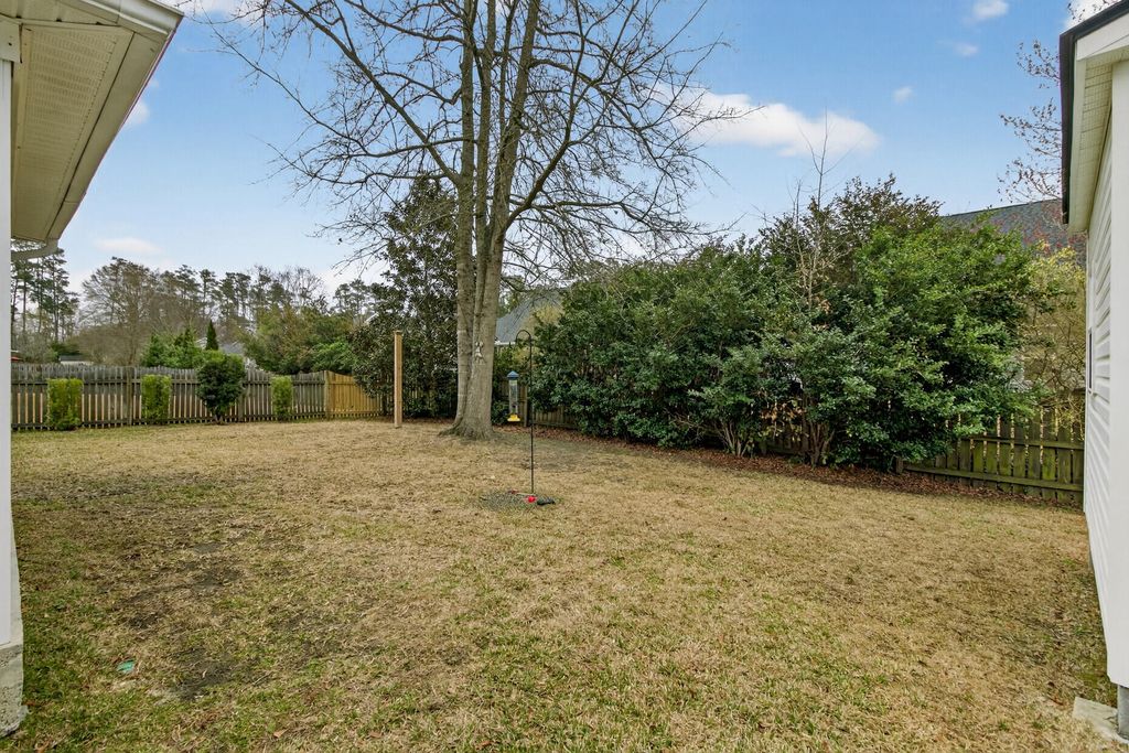 Image 37 of property listing at 102 Torrey Pines Drive, Summerville, SC 29483