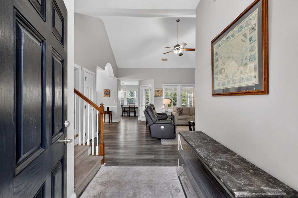 Image 4 of property listing at 102 Torrey Pines Drive, Summerville, SC 29483