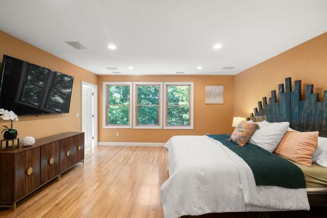 94 Mayfair Dr, Westwood, MA 02090