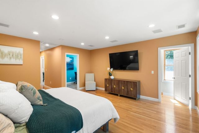 94 Mayfair Dr, Westwood, MA 02090
