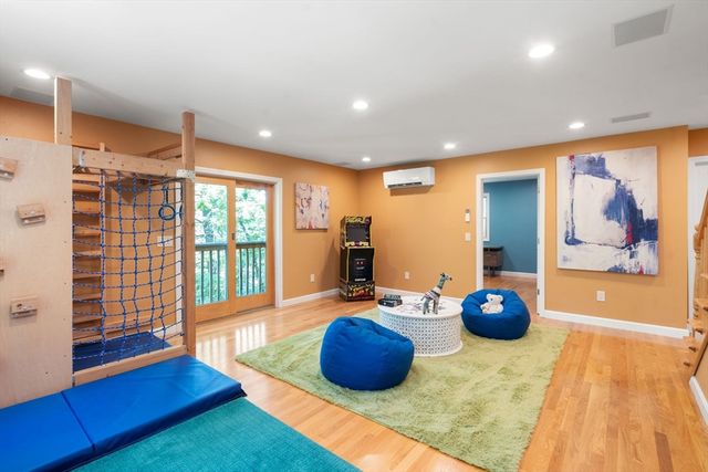 94 Mayfair Dr, Westwood, MA 02090