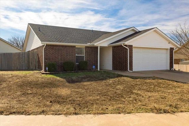 103 SE Churchill Way, Lawton, OK 73501