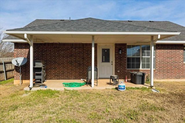 103 SE Churchill Way, Lawton, OK 73501