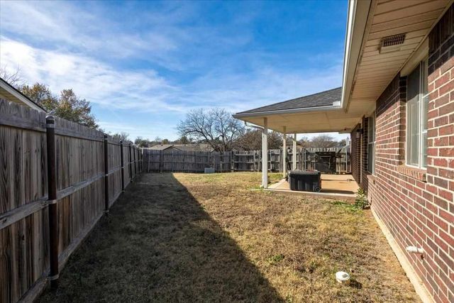 103 SE Churchill Way, Lawton, OK 73501