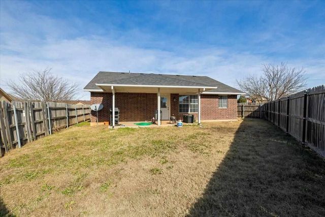 103 SE Churchill Way, Lawton, OK 73501