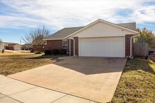 103 SE Churchill Way, Lawton, OK 73501